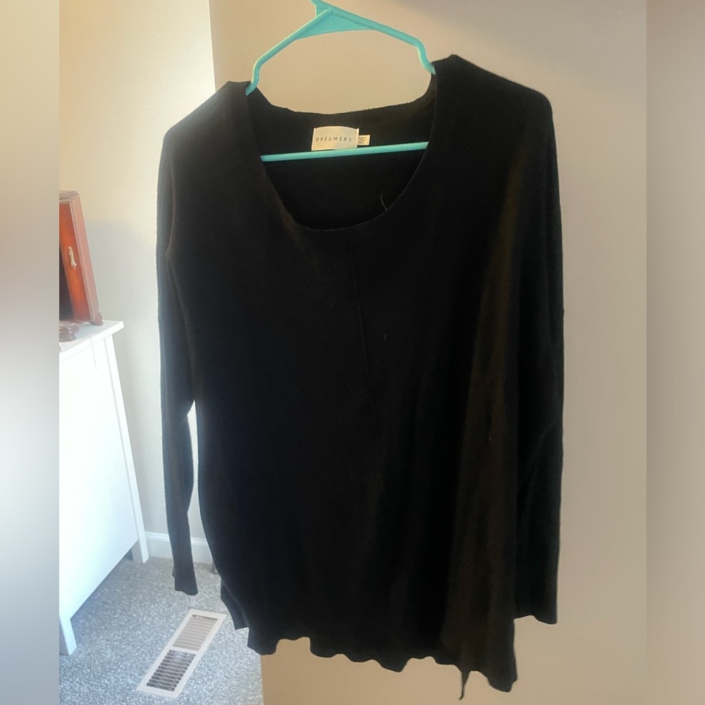 Dreamers v neck sweater